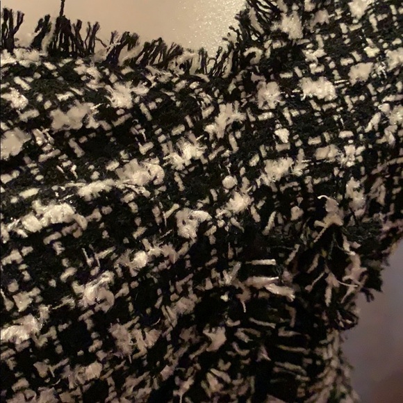 Guess Black and White Fitted Dress w/Zip Back - Picture 5 of 11